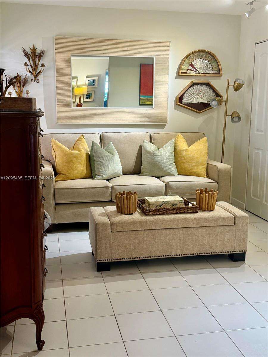 Kenland Walk Condo Iv | Unit #103 Unit #103 | Picture 8