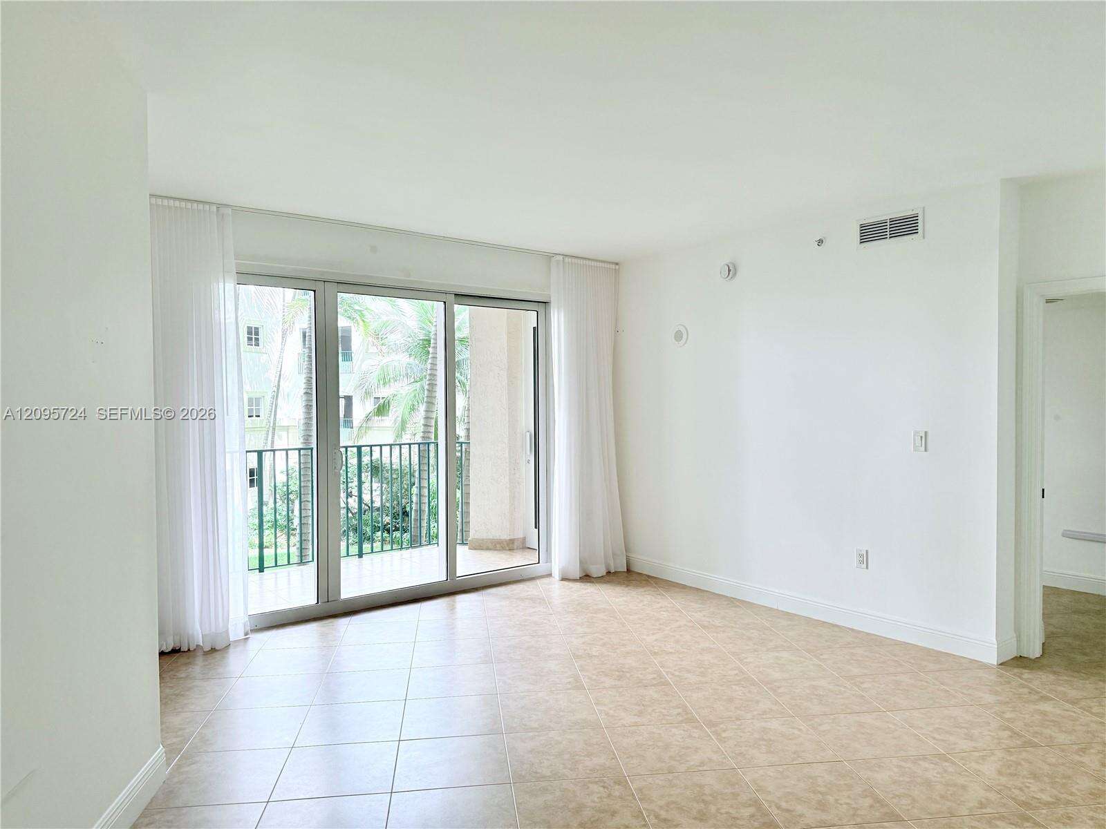 Turnberry Village So Tower | Unit #216 Unit #216 | Picture 3