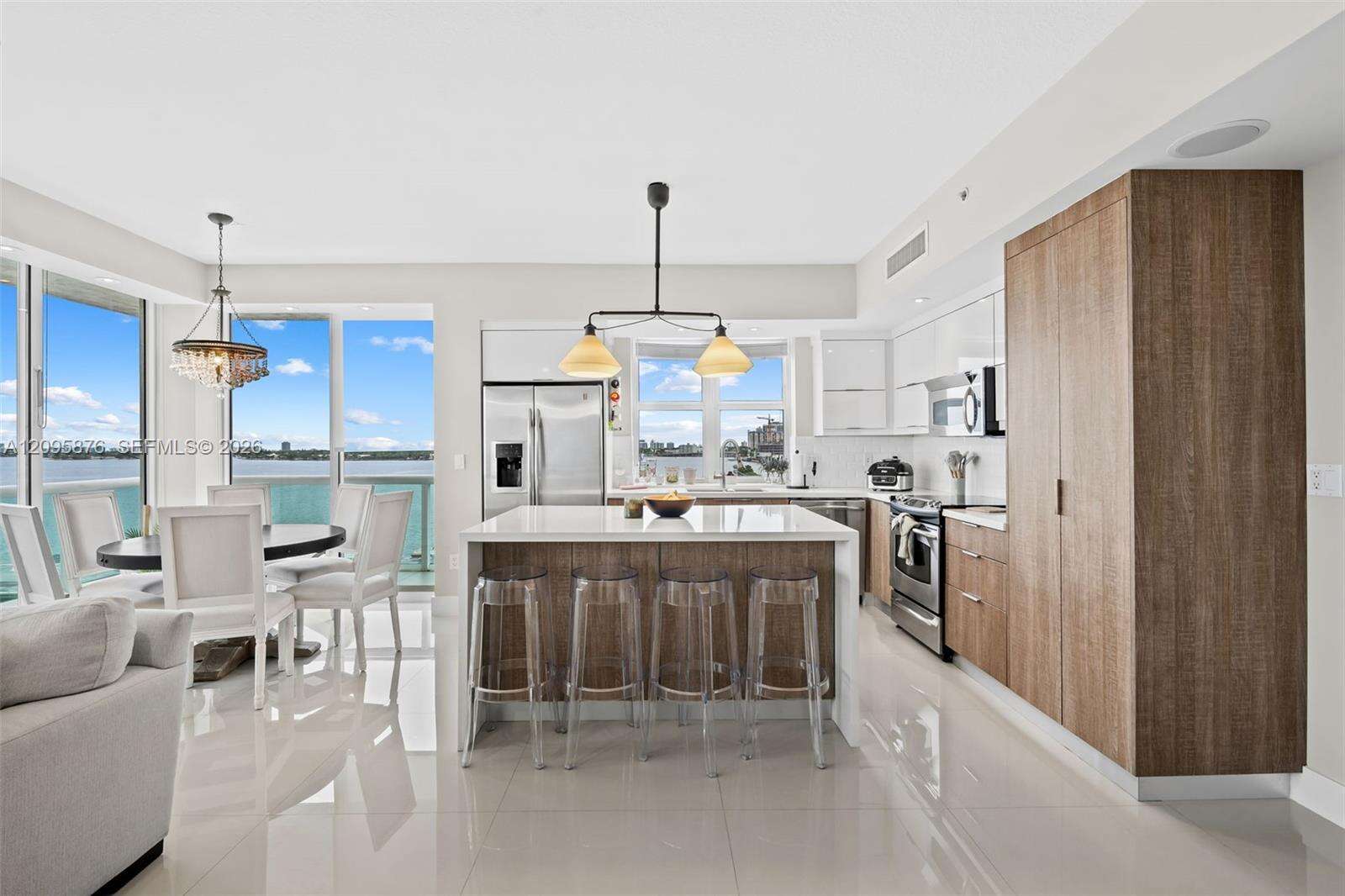 360 Condo B | Unit #706B Unit #706B | Picture 2