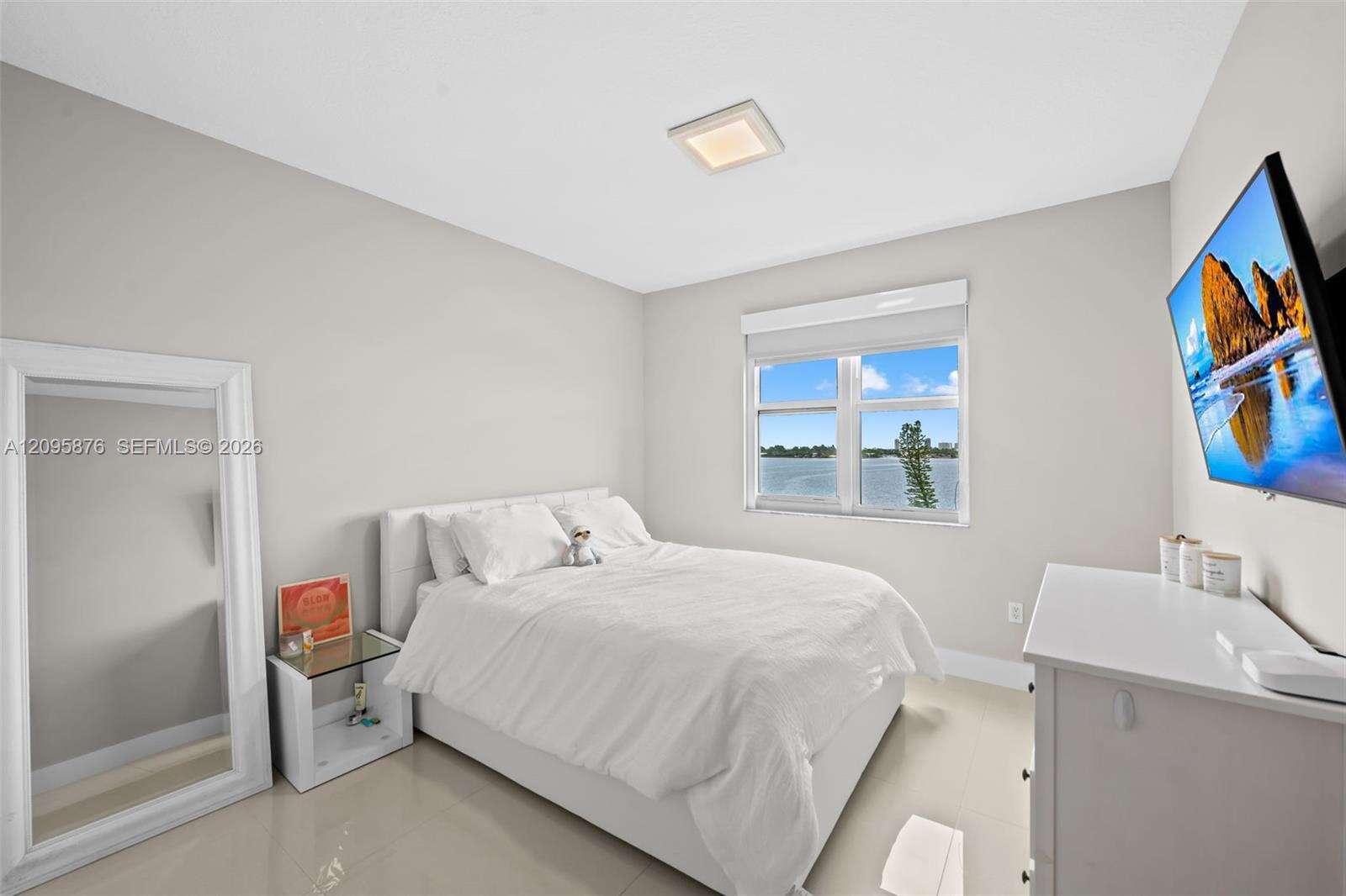 360 Condo B | Unit #706B Unit #706B | Picture 16