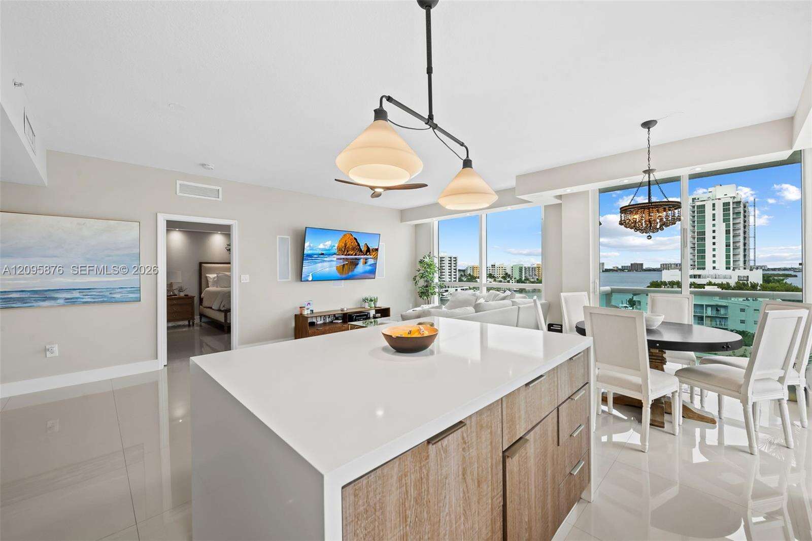 360 Condo B | Unit #706B Unit #706B | Picture 4