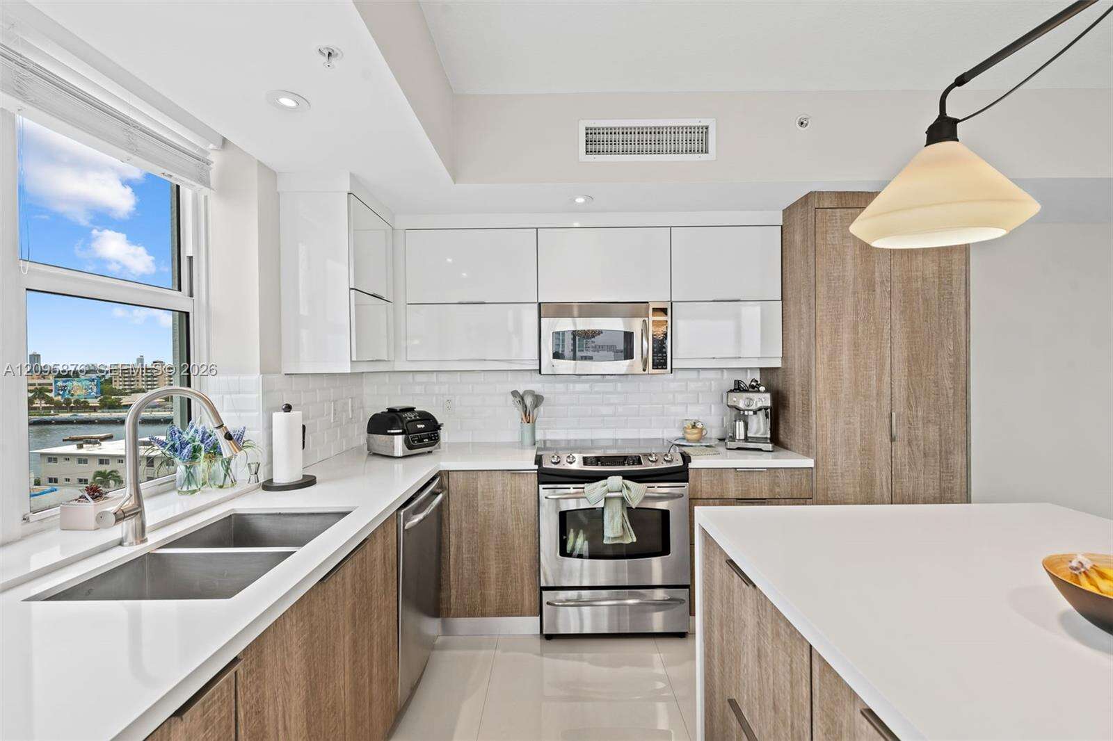360 Condo B | Unit #706B Unit #706B | Picture 7