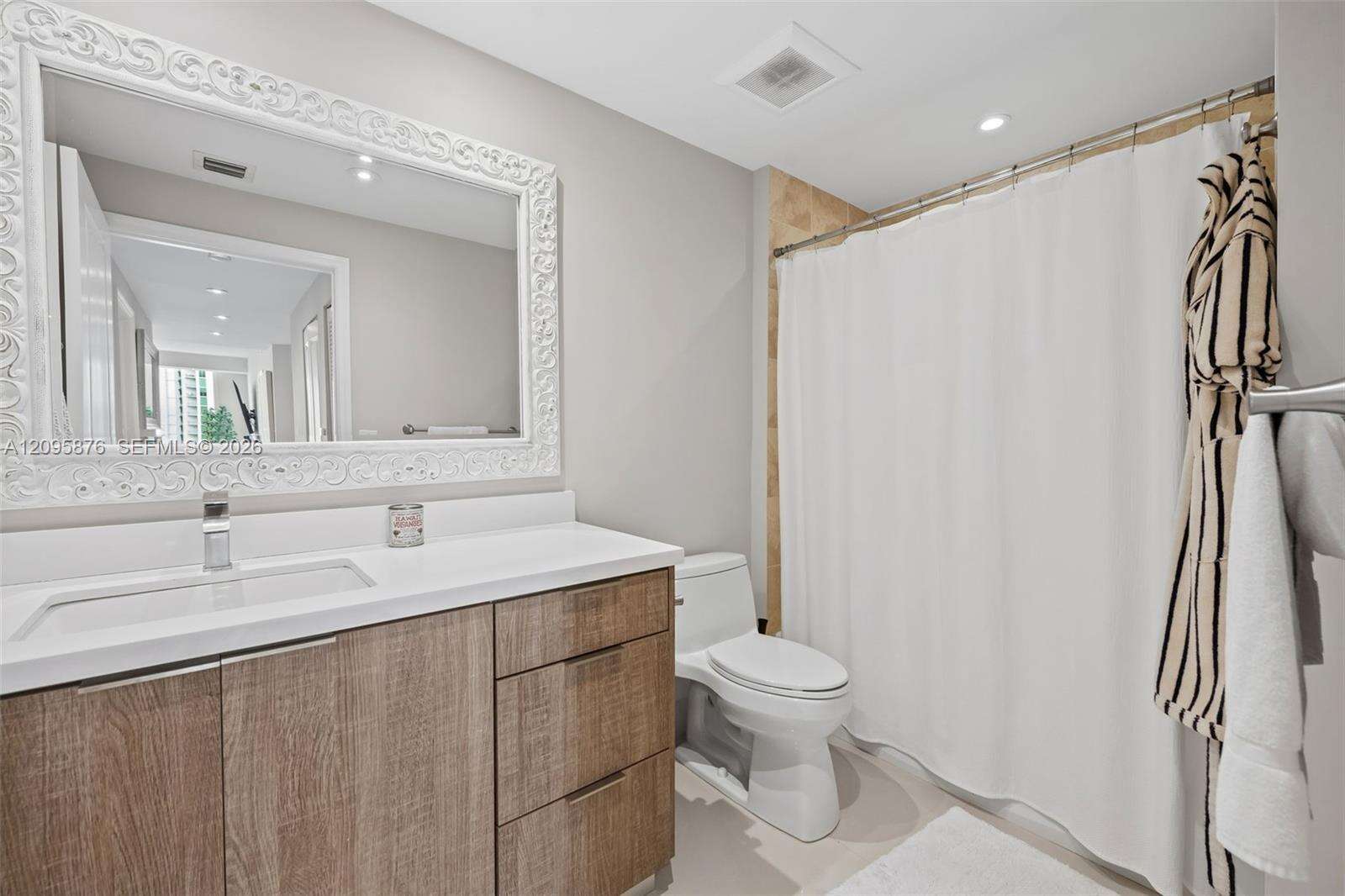 360 Condo B | Unit #706B Unit #706B | Picture 10