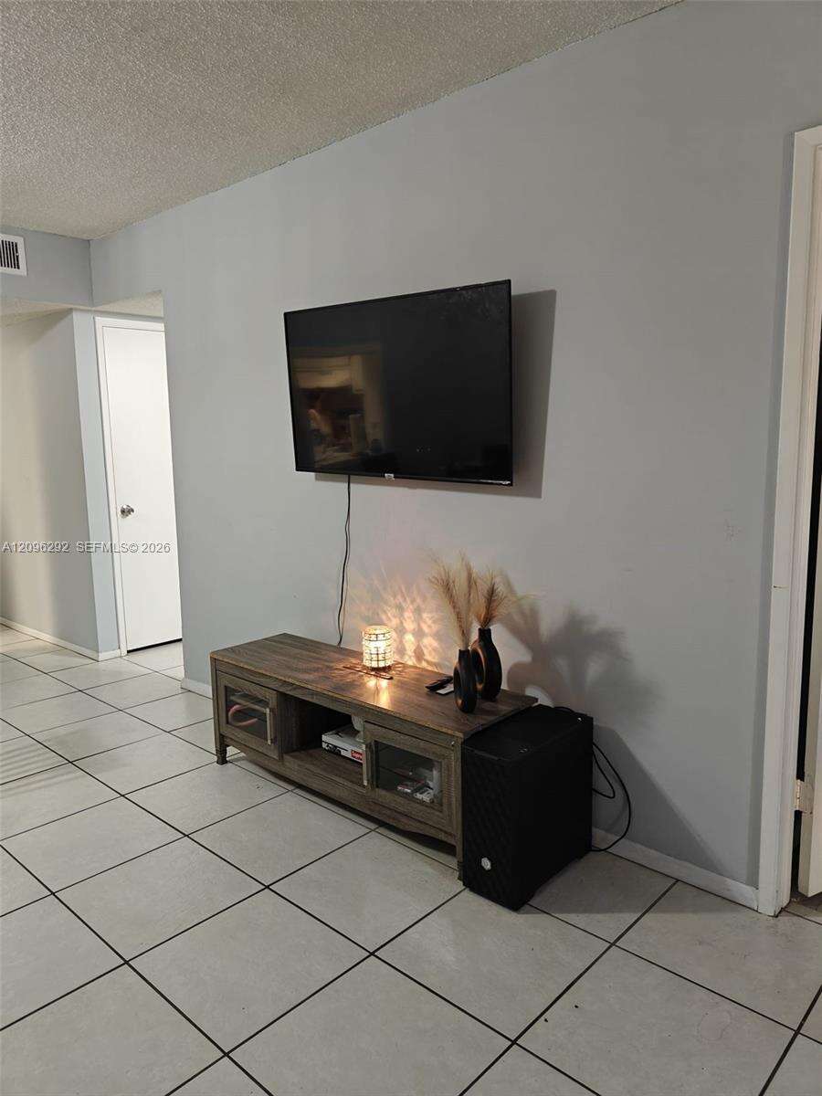 Wincast Arms North | Unit #120 Unit #120 | Picture 7