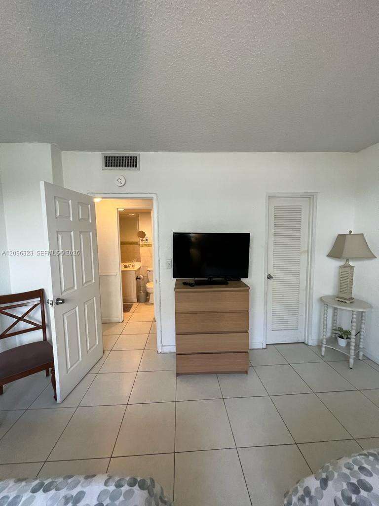 Tides On Hollywood Beach | Unit #3A Unit #3A | Picture 18