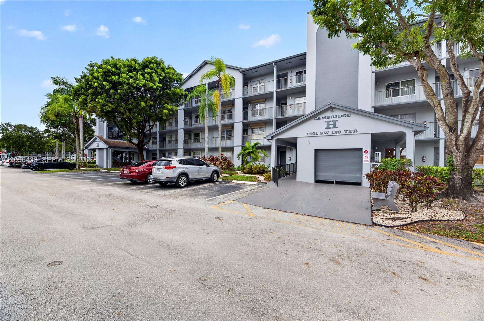 Cambridge At Century Village Condo Iv | Unit #405H Unit #405H | Picture 1