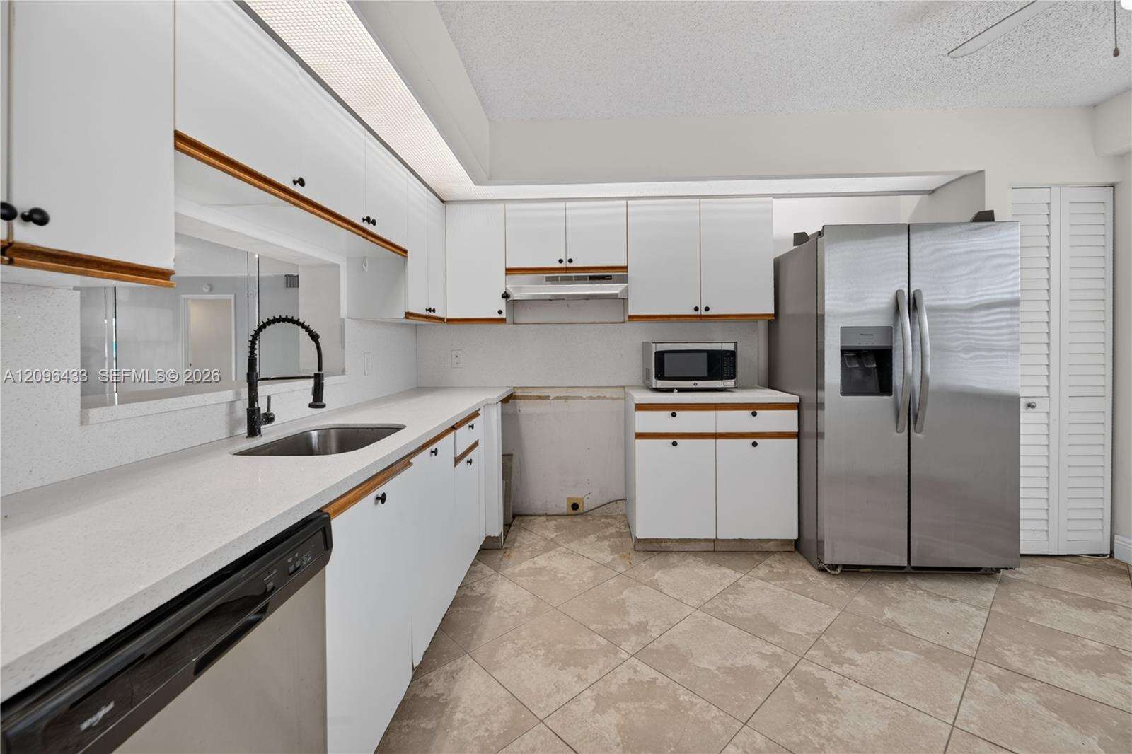 Cambridge At Century Village Condo Iv | Unit #405H Unit #405H | Picture 2
