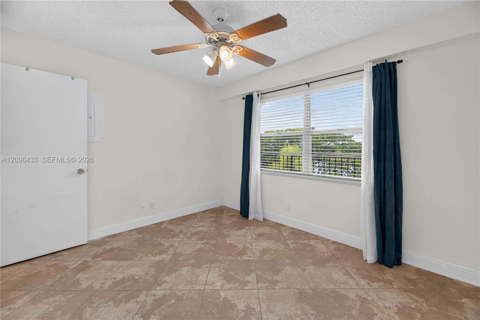 Cambridge At Century Village Condo Iv | Unit #405H Unit #405H | Picture 15