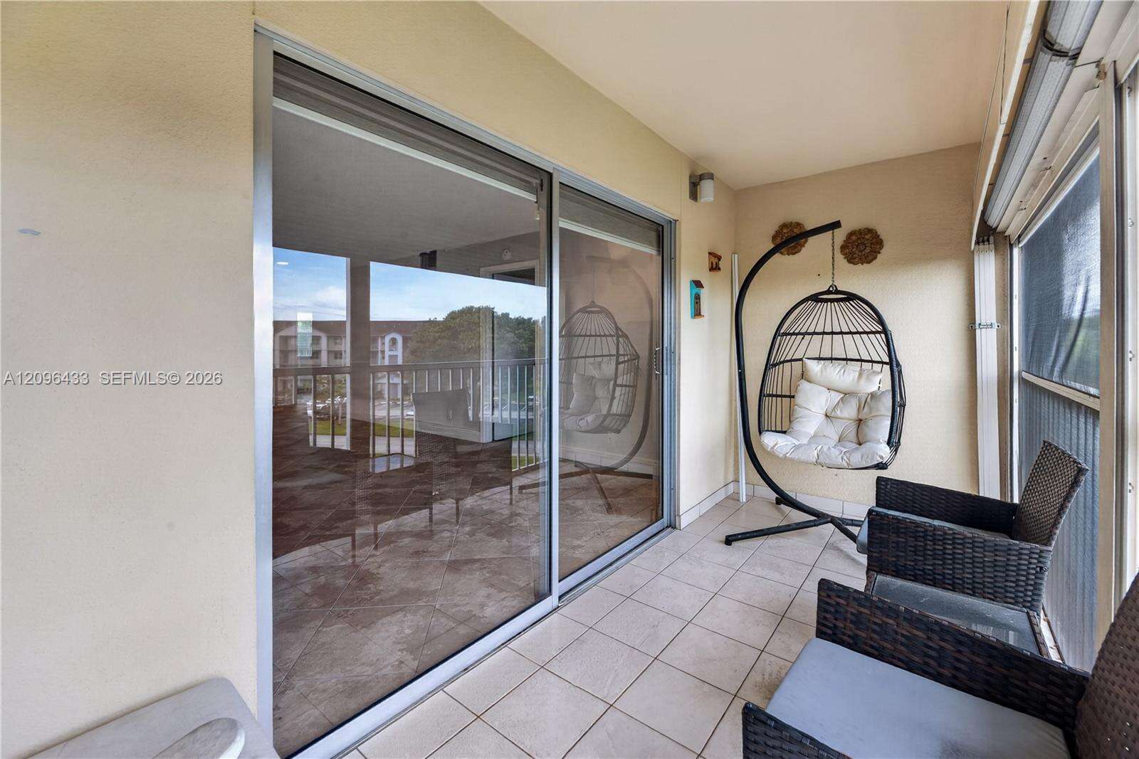 Cambridge At Century Village Condo Iv | Unit #405H Unit #405H | Picture 20