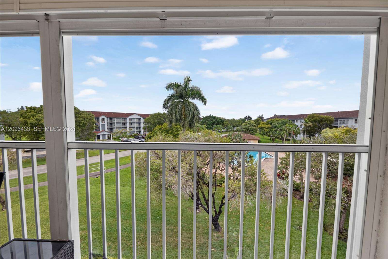 Cambridge At Century Village Condo Iv | Unit #405H Unit #405H | Picture 21