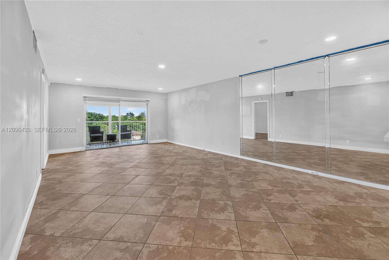 Cambridge At Century Village Condo Iv | Unit #405H Unit #405H | Picture 4