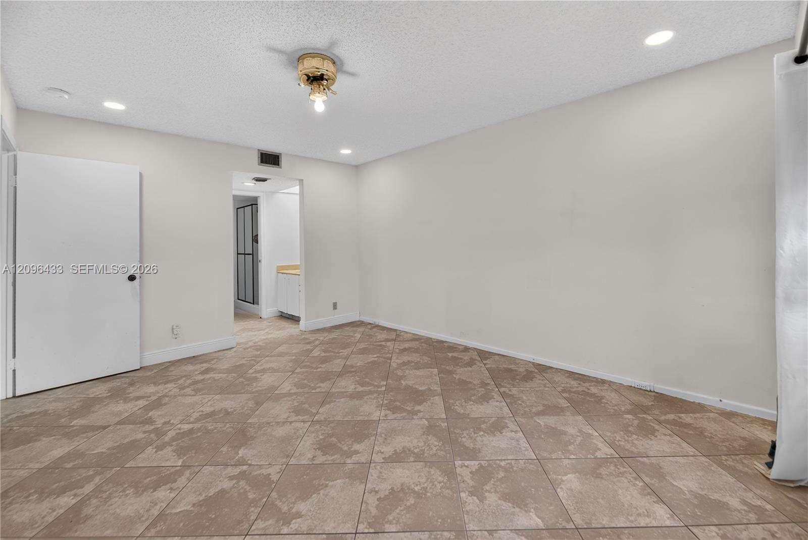 Cambridge At Century Village Condo Iv | Unit #405H Unit #405H | Picture 10