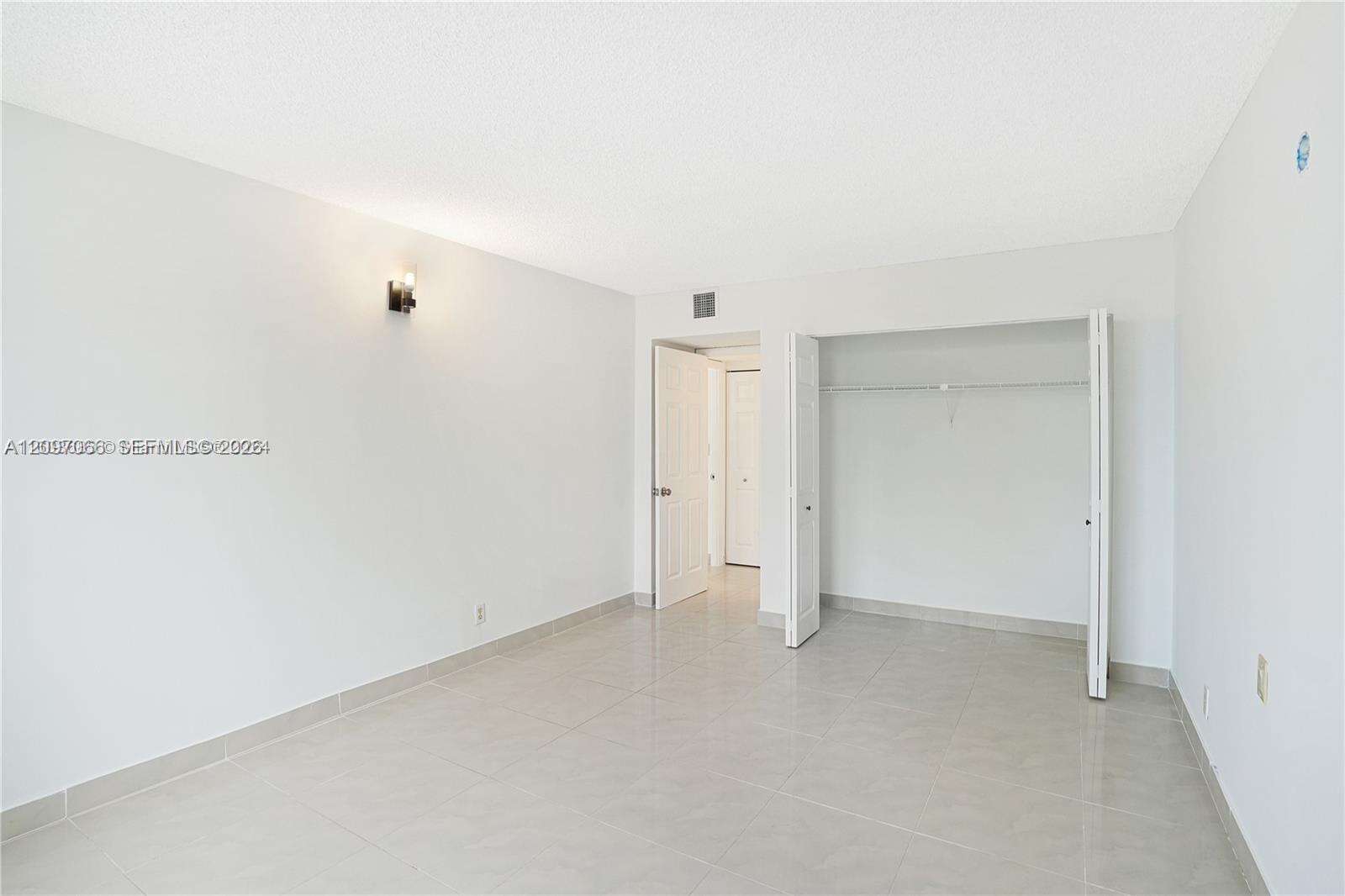 The Hallmark Of Hollywood | Unit #414 Unit #414 | Picture 6