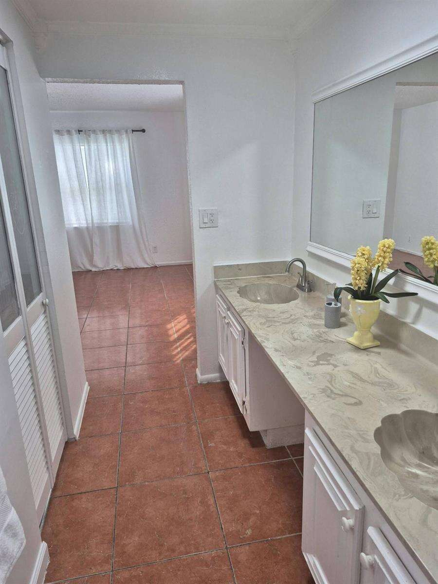 Coral Gardens | Unit #106-B Unit #106-B | Picture 20