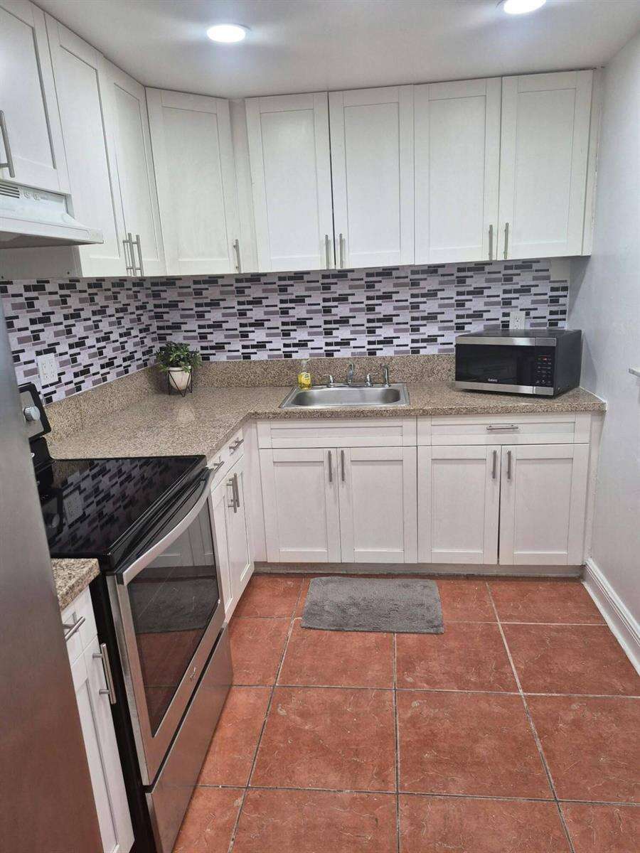 Coral Gardens | Unit #106-B Unit #106-B | Picture 3