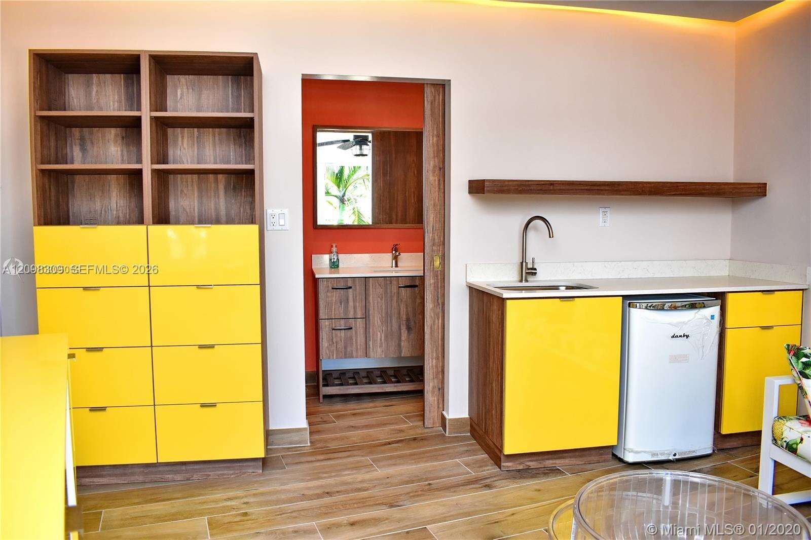 Crystal House | Unit #CAB16 Unit #CAB16 | Picture 3