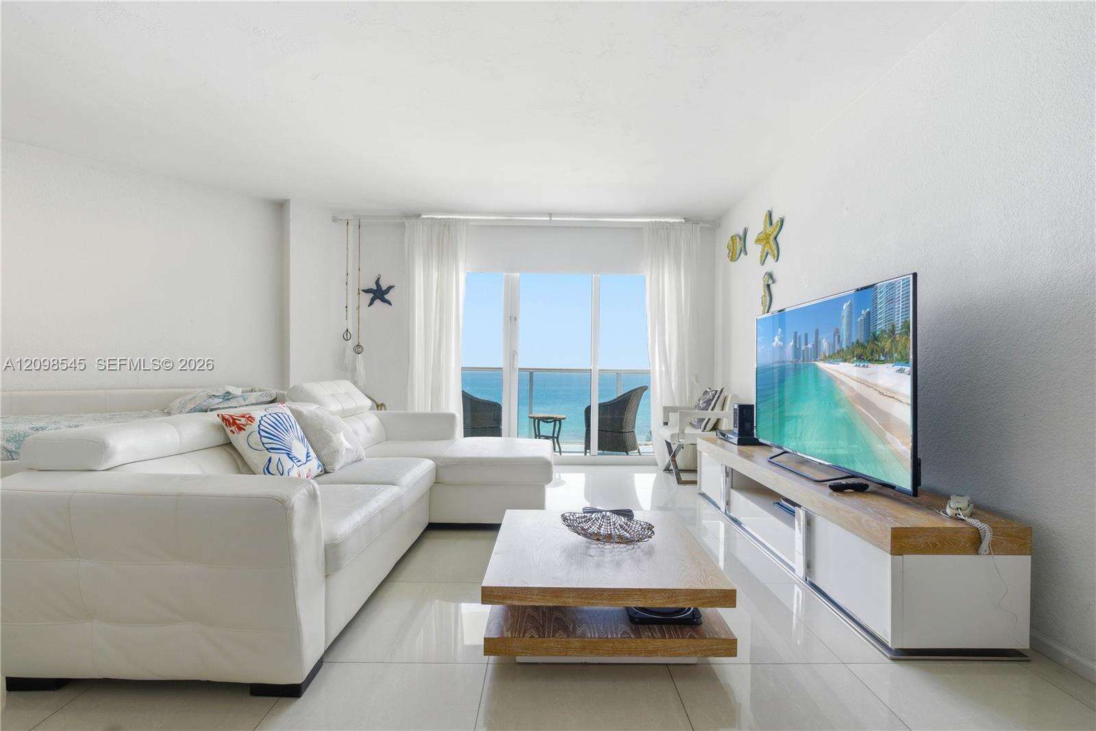 Tides On Hollywood Beach | Unit #10L Unit #10L | Picture 2