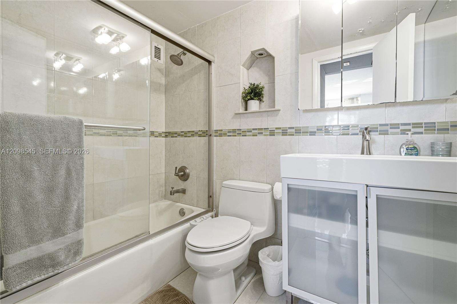 Tides On Hollywood Beach | Unit #10L Unit #10L | Picture 18