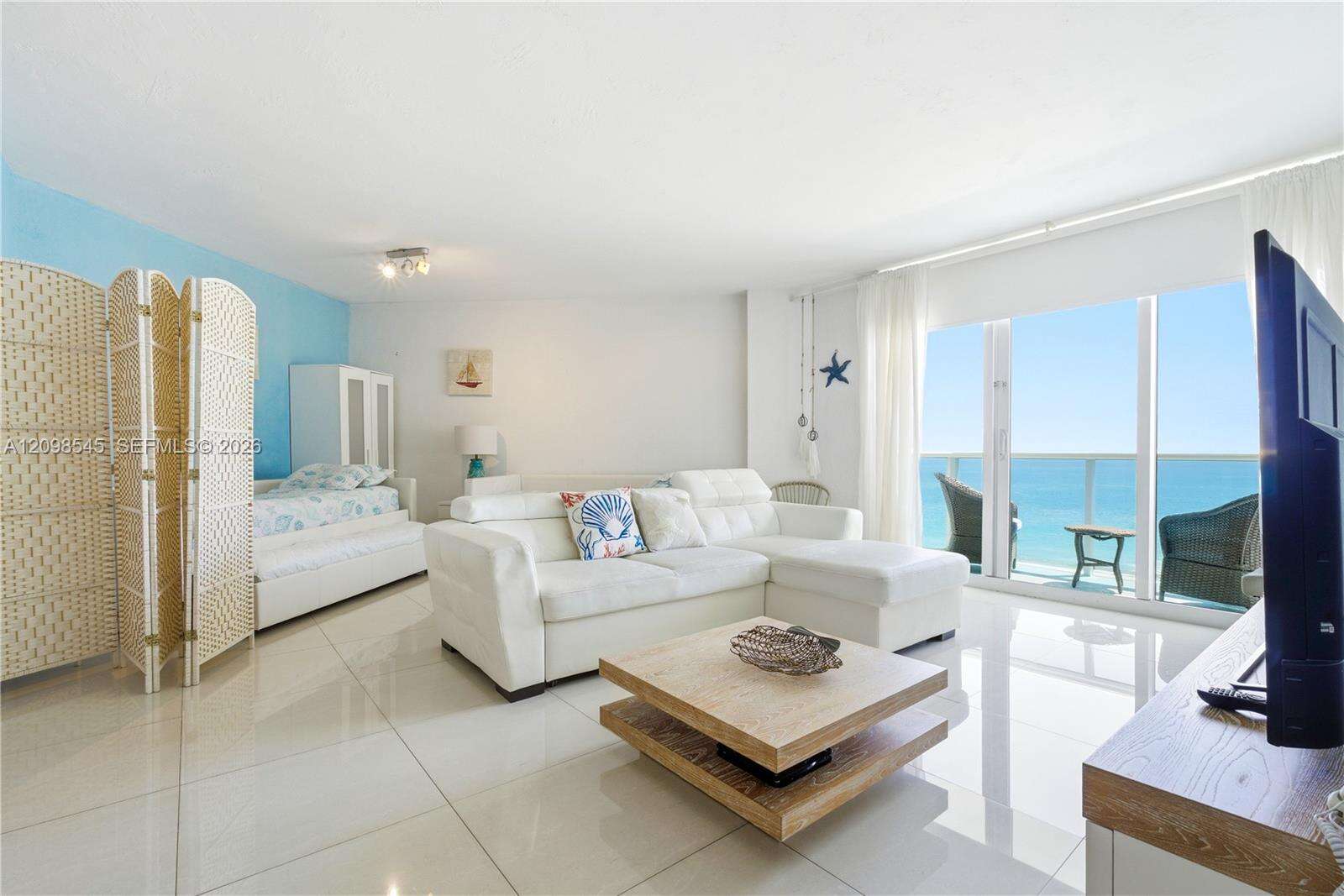 Tides On Hollywood Beach | Unit #10L Unit #10L | Picture 3