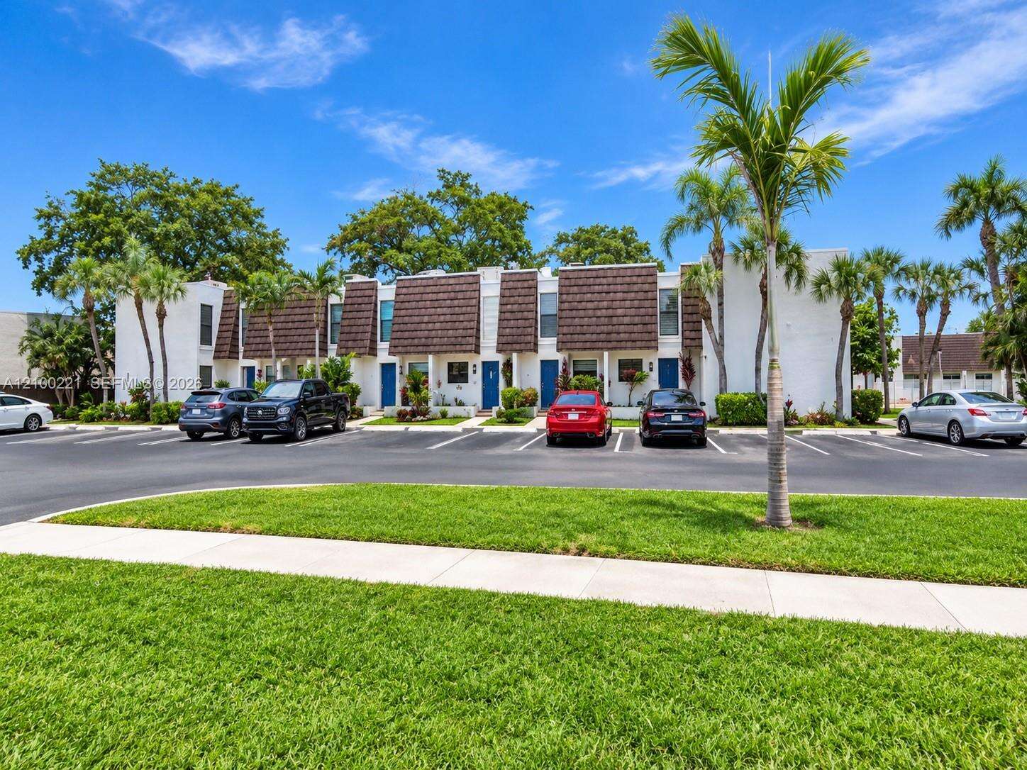 Westview Condominium No Two | Unit #1570 Unit #1570 | Picture 1