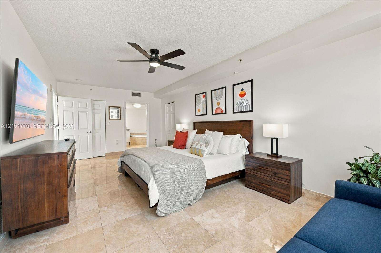 Vue | Unit #701 Unit #701 | Picture 13
