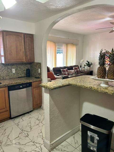Executive Manors 20 52 42 | N/A N/A | Picture 12