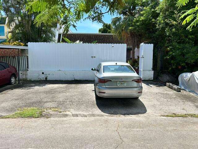 Executive Manors 20 52 42 | N/A N/A | Picture 31