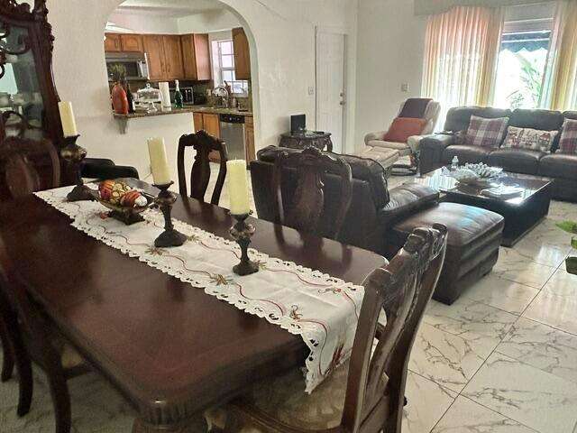 Executive Manors 20 52 42 | N/A N/A | Picture 6