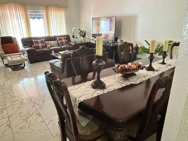 Executive Manors 20 52 42 | N/A N/A | Picture 8