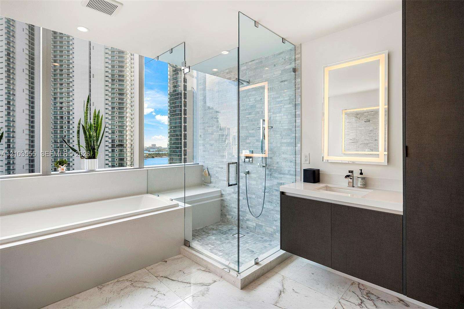 Paramount Miami Worldcenter | Unit #1901 Unit #1901 | Picture 17