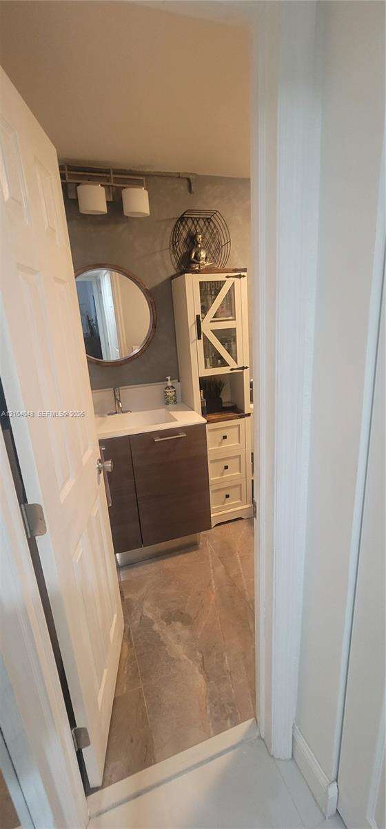 The Beach Club At Fontainebleau Park | Unit #I108 Unit #I108 | Picture 15