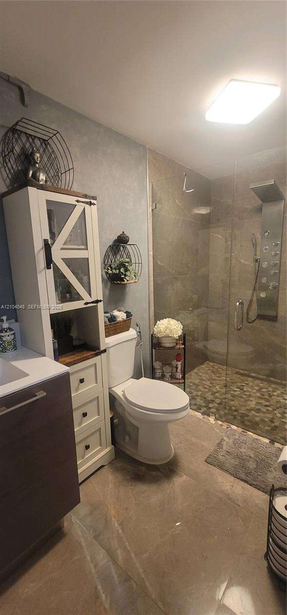 The Beach Club At Fontainebleau Park | Unit #I108 Unit #I108 | Picture 16