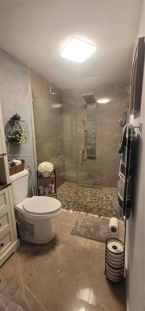 The Beach Club At Fontainebleau Park | Unit #I108 Unit #I108 | Picture 17