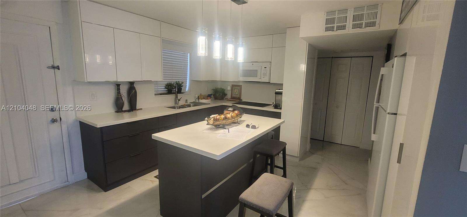 The Beach Club At Fontainebleau Park | Unit #I108 Unit #I108 | Picture 5