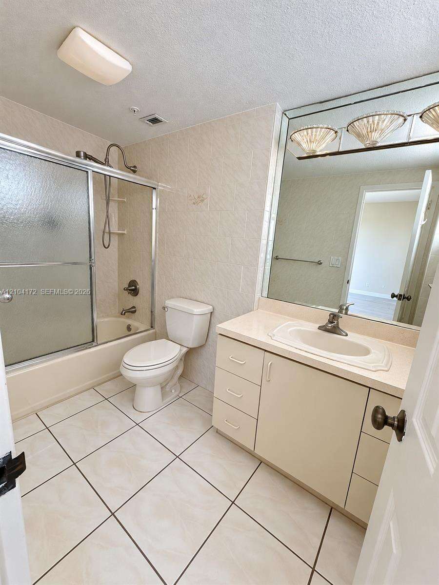 Clearview Towers | Unit #410 Unit #410 | Picture 16