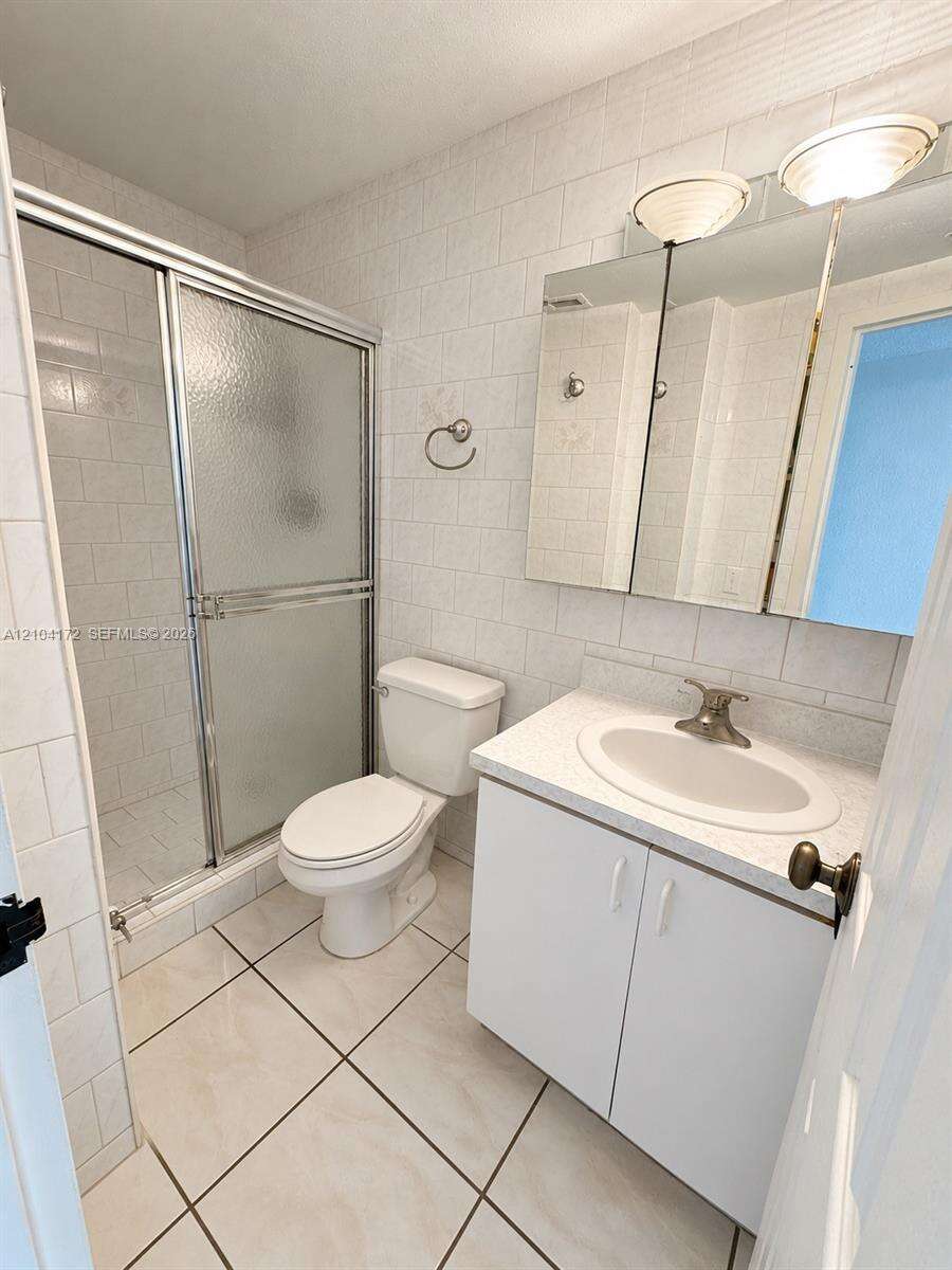 Clearview Towers | Unit #410 Unit #410 | Picture 20