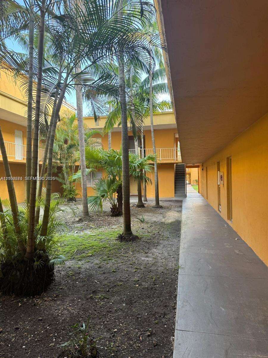 Venetian Gardens At Country Club Of Miami | Unit #R102 Unit #R102 | Picture 2