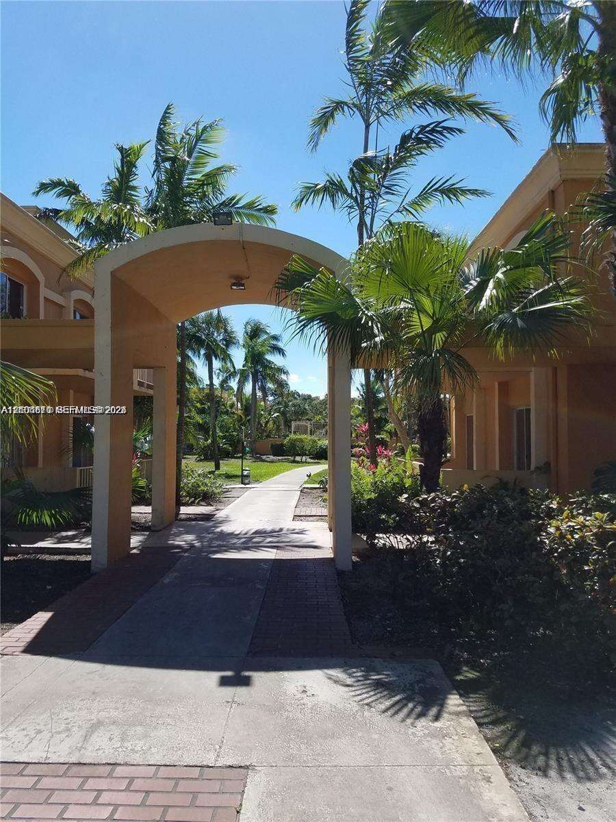 Venetian Gardens At Country Club Of Miami | Unit #R102 Unit #R102 | Picture 6