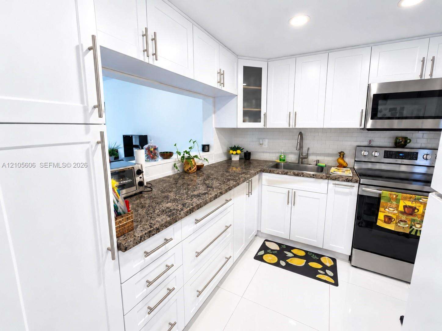 Hillcrest Country Club Apts No 7 | Unit #205 Unit #205 | Picture 15