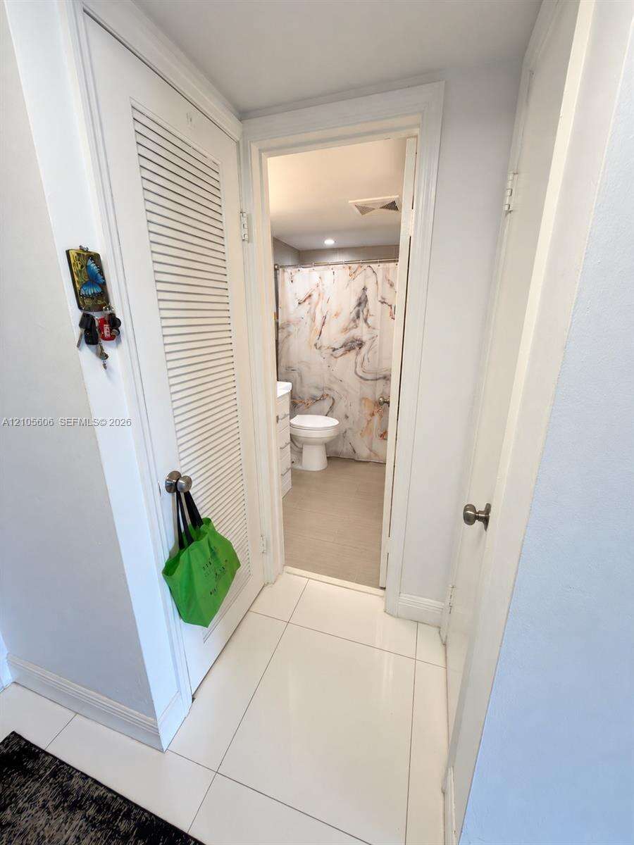Hillcrest Country Club Apts No 7 | Unit #205 Unit #205 | Picture 28