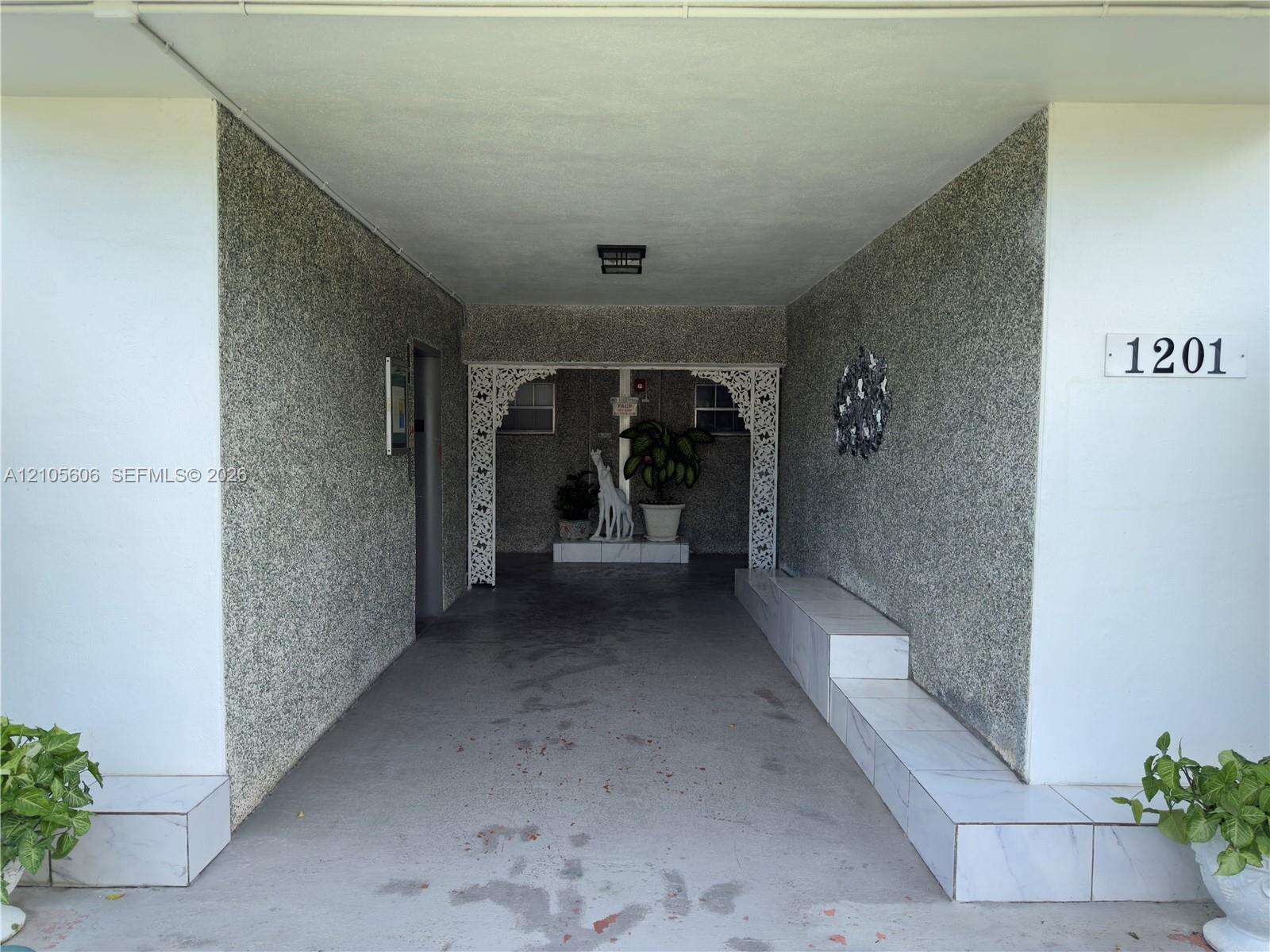 Hillcrest Country Club Apts No 7 | Unit #205 Unit #205 | Picture 4