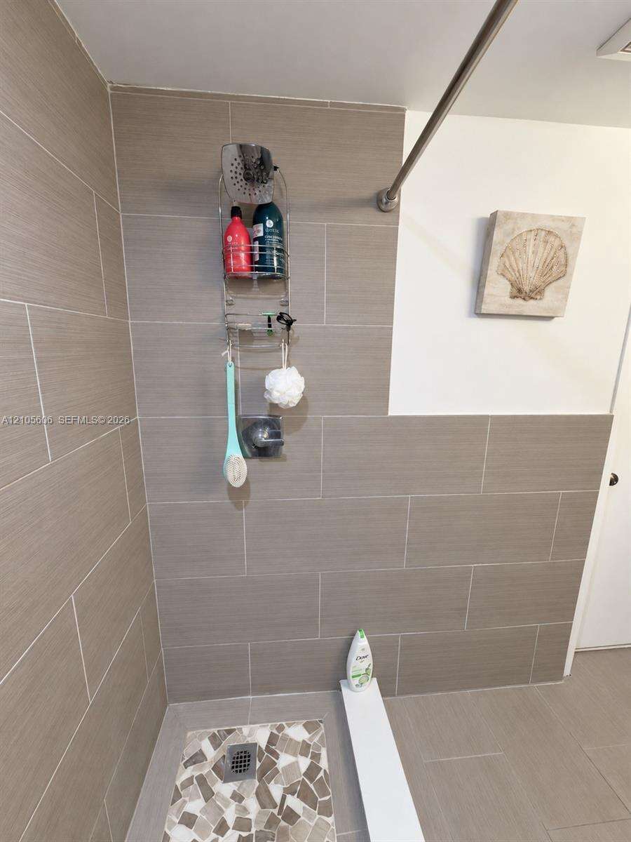Hillcrest Country Club Apts No 7 | Unit #205 Unit #205 | Picture 34