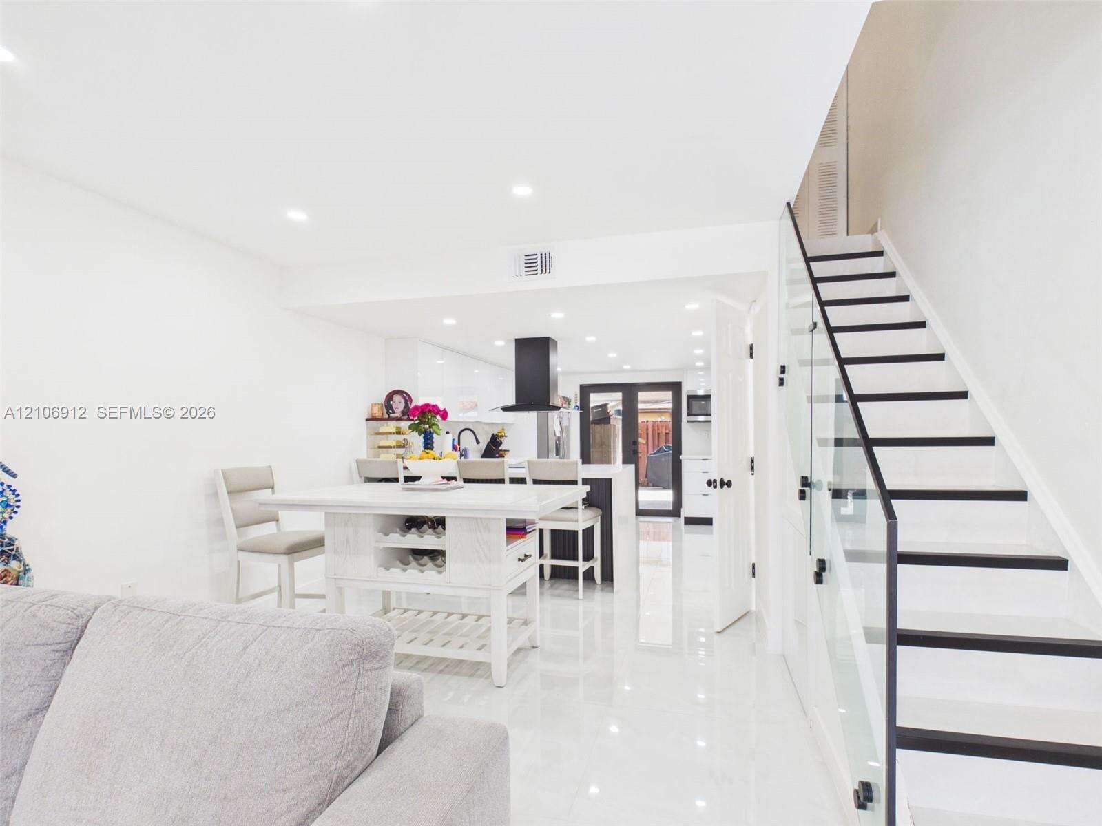 Oasis En Mango Hill Condo Ph I | Unit #19 Unit #19 | Picture 5