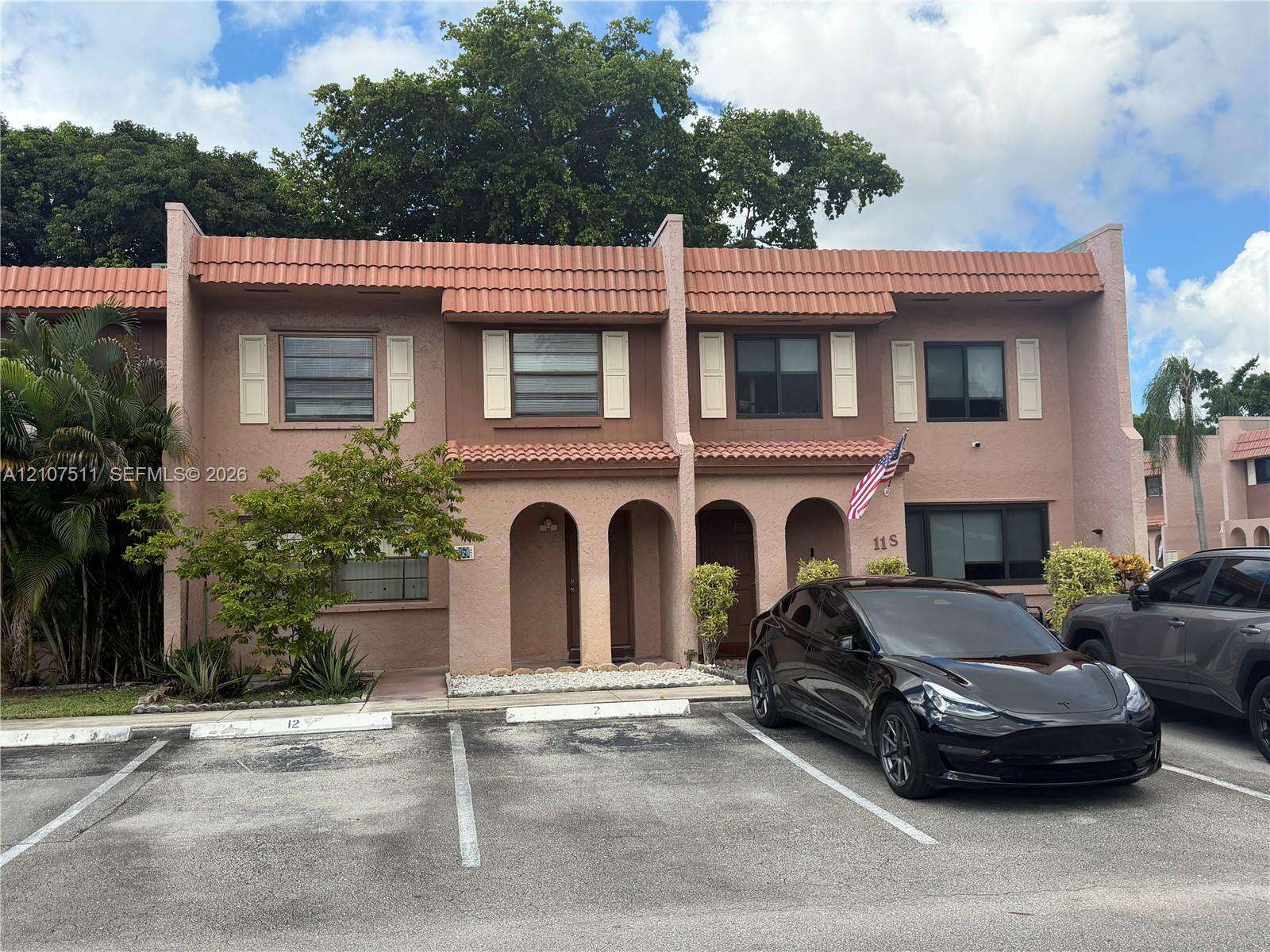 Valencia Village Condo Phase I | Unit #5-4 Unit #5-4 | Picture 1
