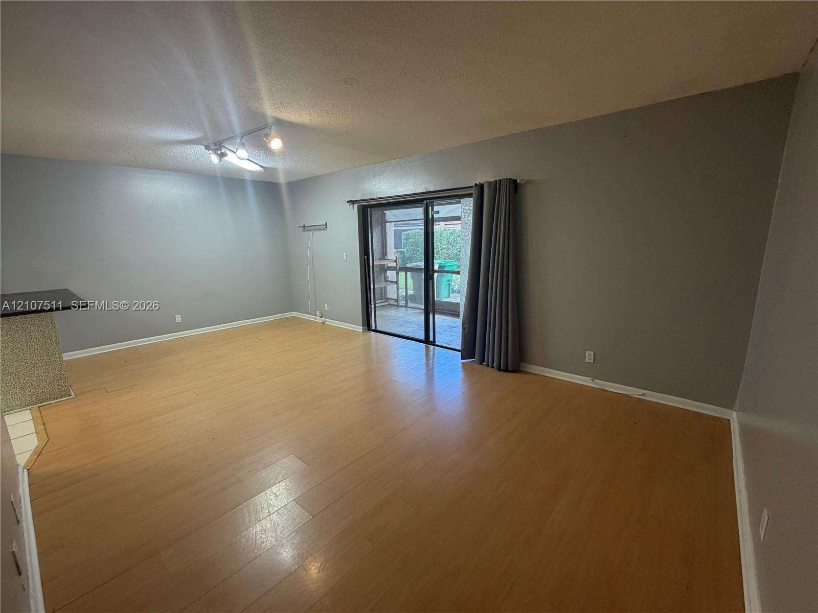 Valencia Village Condo Phase I | Unit #5-4 Unit #5-4 | Picture 11