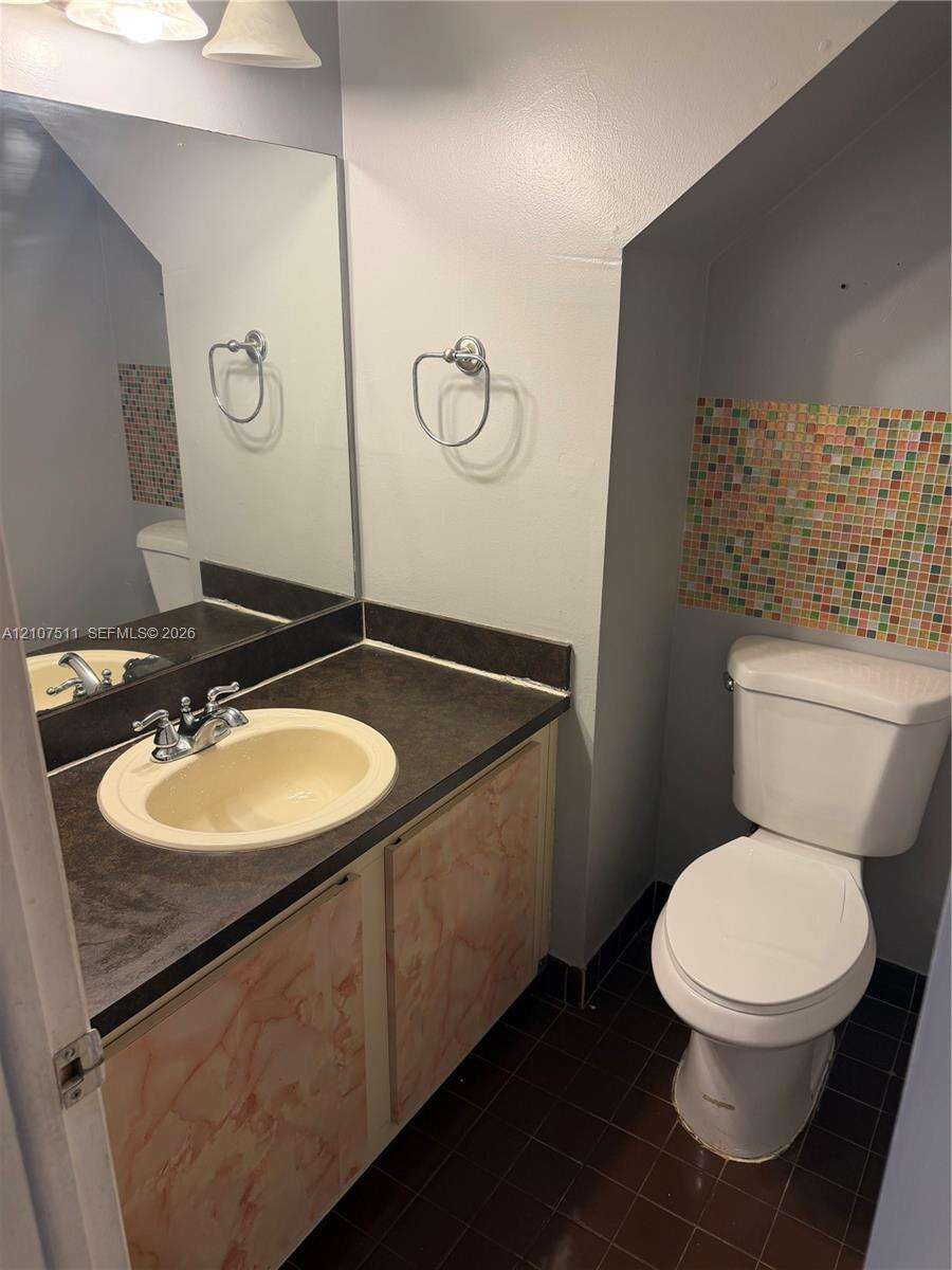 Valencia Village Condo Phase I | Unit #5-4 Unit #5-4 | Picture 16