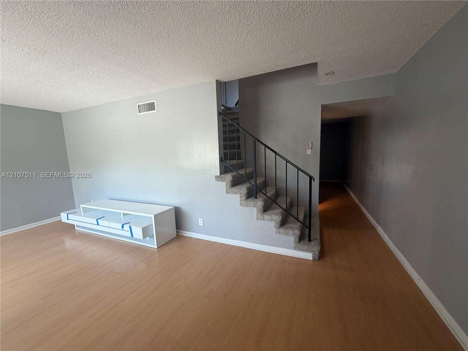 Valencia Village Condo Phase I | Unit #5-4 Unit #5-4 | Picture 7