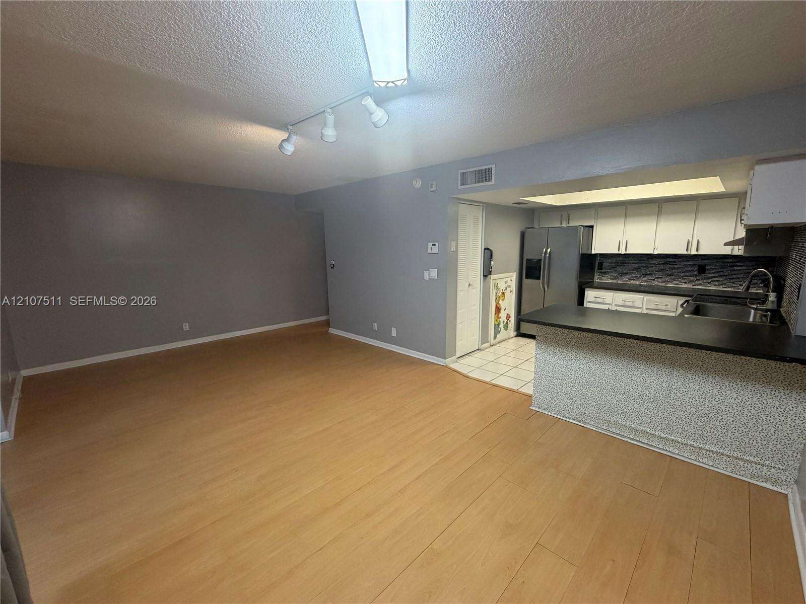 Valencia Village Condo Phase I | Unit #5-4 Unit #5-4 | Picture 10