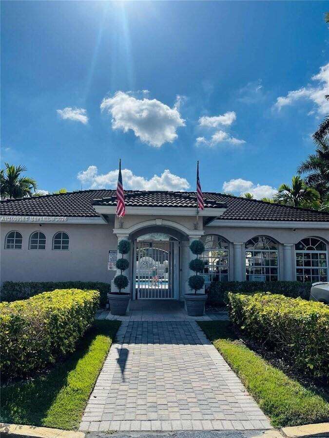 Las Brisas At Doral Condo No 5 | Unit #212 Unit #212 | Picture 4