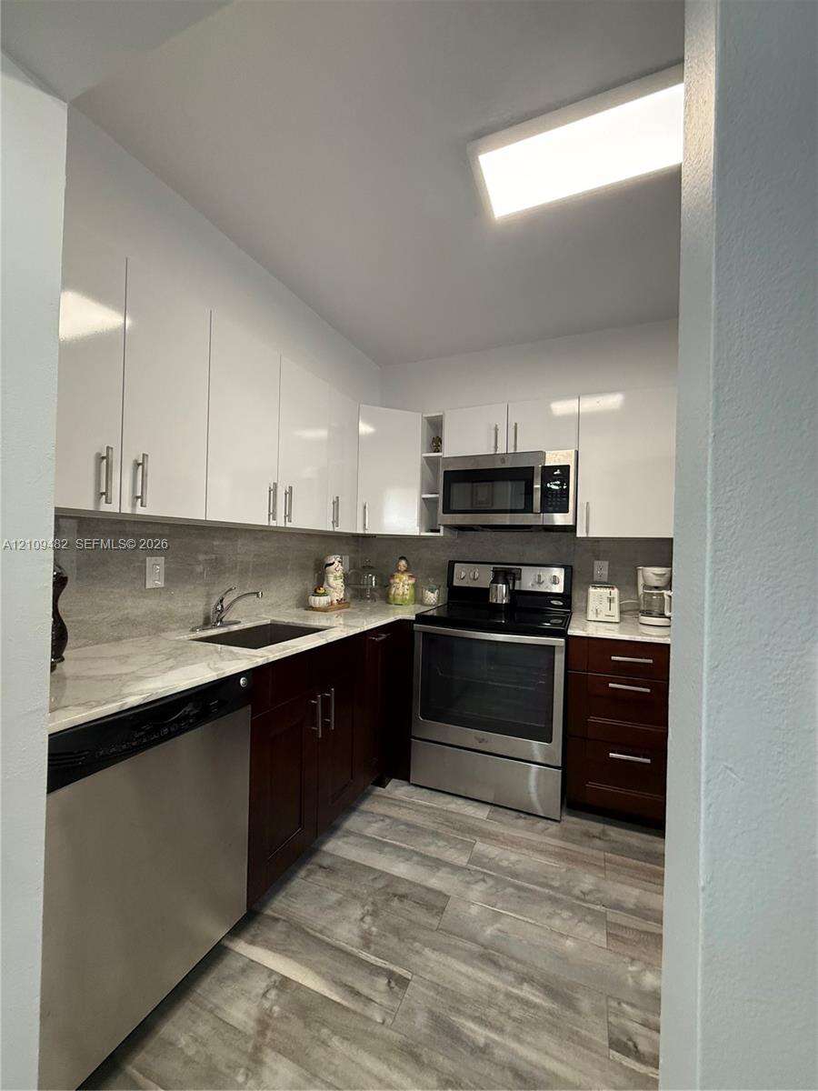 Somerset No 3 | Unit #200 Unit #200 | Picture 2